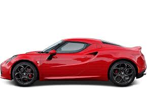 Alfa Romeo 4C – lichtgewicht sportwagen uit 2013 met middenmotor, koolstofvezel chassis en smart key-technologie, gekenmerkt door zijn lage profiel en agressieve styling.